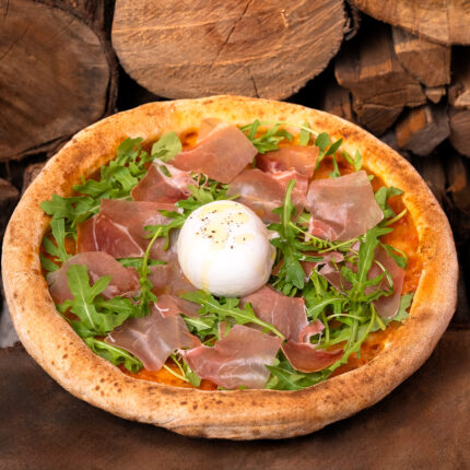 Pizza Burrata & Thịt heo muối