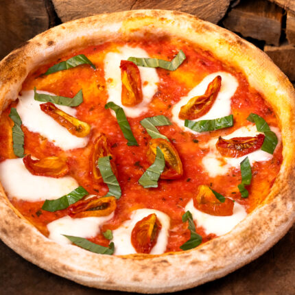 Pizza xốt cà chua & phô mai